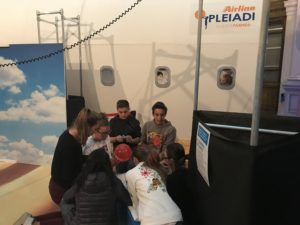 Pleiadi Science Farmer Educazione STEAM STEM scienza esperimenti laboratori imparare con le mani mostra interattiva volo volare aeronautica infanzia adolescenti